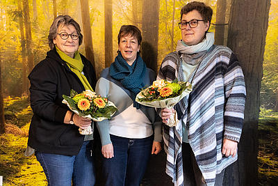 Foto der Leitung Tagespflege Frau Plass, Fachbereichsleitung Frau Gottschalk und stellvertretende Leitung Tagespflege Frau Heidenreich (v.l.n.r.)